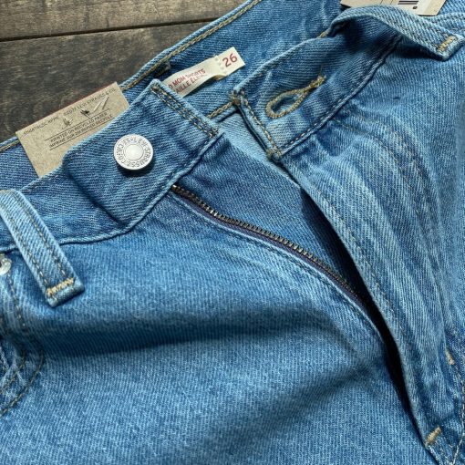 LEVI'S High Waisted Mom Shorts Spring 2022 Collection